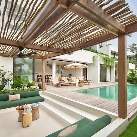 Tias Villas Kuta  エクステリア 写真